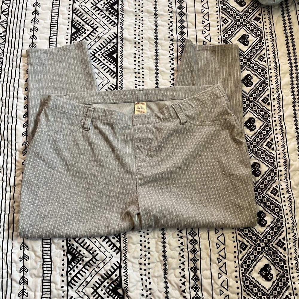 Faded Glory XL 16-18 Cropped Grey Striped Stretch Pant
